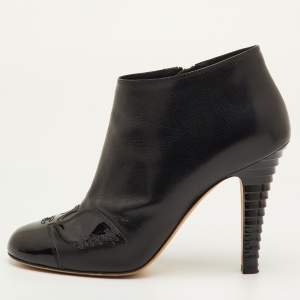 مملوكة مسبقًا Chanel CC Size 40.5 Black Leather and Patent Leather Ankle Length Boots