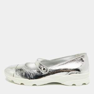 مملوكة مسبقًا Chanel Size 38.5 Silver Leather Mary Jane Sneakers