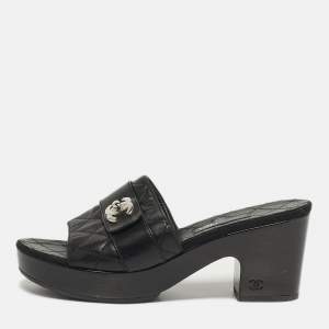 Pre Owned صندل سلايد شانيل بكعب مرتفع بحزام قفل بحجم 37.5 جلد مبطن أسود