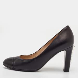 مملوكة مسبقًا Chanel Size 36 Black Leather Cap Toe CC Pearl Heel Pumps
