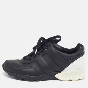 Pre Owned Chanel CC Size 38 Black/White Leather Lace Up Sneakers
