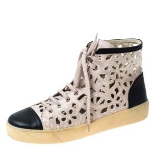 مملوكة مسبقًا Chanel Two Tone Camellia Cut Out Leather High Top Sneakers Size 41