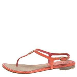 Chanel Orange Patent Leather CC Thong Flat Sandals Size 35