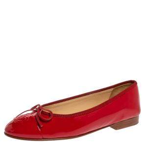 Pre Owned حذاء باليرينا فلات شانيل مزين فيونكة و شعار الماركة سي سي جلد لامع أحمر مقاس 36
