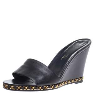 مملوكة مسبقًا Chanel Black Leather CC Chain Detail Wedge Open Toe Sandals Size 39
