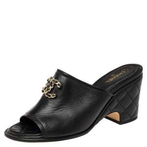 مملوكة مسبقًا Chanel Black Quilted Leather CC Chain Embellished Slide Sandals Size 37.5