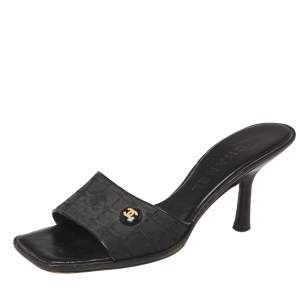 Pre Owned Chanel Black Canvas CC Slide Sandals Size 36