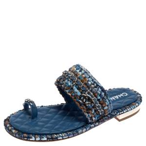 مملوكة مسبقًا Chanel Blue Raffia And Leather CC Thong Flats Size 39.5