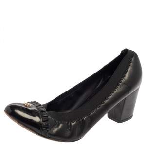 مملوكة مسبقًا Chanel Black Leather And Elastic Cap Toe Pumps Size 38.5