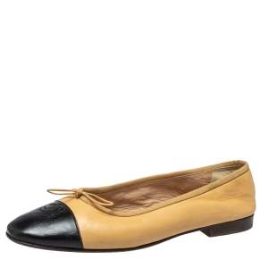 مملوكة مسبقًا Chanel Beige/Black Leather Bow CC Cap Toe Ballet Flats Size 40