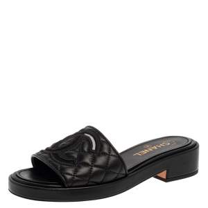 مملوكة مسبقًا Chanel Black Quilted Leather CC Flat Slides Size 39