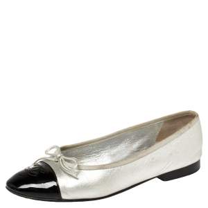 مملوكة مسبقًا Chanel Silver/Black Patent Leather And Leather Bow CC Cap Toe Ballet Flats Size 36.5