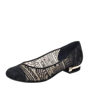 مملوكة مسبقًا Chanel Black Lace CC Cap Toe Ballet Flats Size 40.5