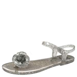 مملوكة مسبقًا Chanel Grey Glitter Jelly Camellia Flat Sandals Size 39