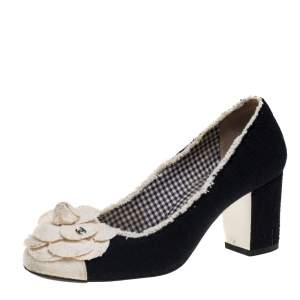 مملوكة مسبقًا Chanel Black/White Tweed Escarpins Camellia CC Pumps Size 37