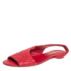 Pre Owned Chanel Red Quilted Leather Flat Sandals Size 40.5