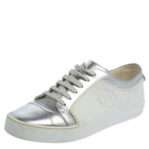 Pre Owned Chanel Metallic Silver/White Leather And Rubber CC Low Top Sneakers Size 40.5