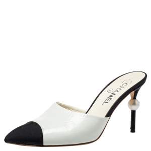 Chanel White/Black Canvas And  Leather CC Pearl Heel Pointed Toe Mules Sandals Size 38