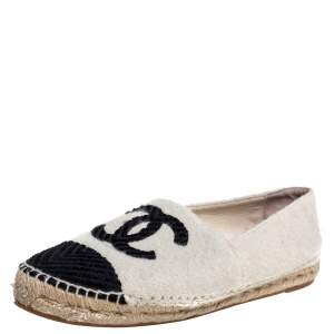 Pre Owned حذاء فلات إسبادريل شانيل قطيفة وصوف أسود/أبيض مزين شعار الماركة سي سي مقاس 40