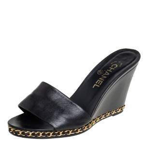 Pre Owned Chanel Black Leather CC Chain Detail Wedge Open Toe Sandals Size 39