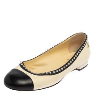 مملوكة مسبقًا Chanel Cream/Black Leather CC Pearl Cap Toe Ballet Flats Size 38