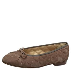 مملوكة مسبقًا Chanel Brown Quilted Nubuck Leather CC Bow Ballet Flats Size 38