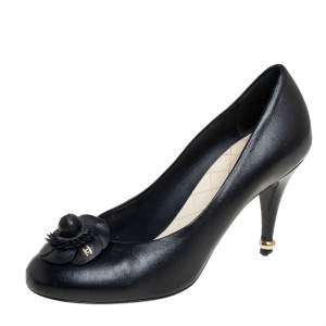 مملوكة مسبقًا Chanel Black CC Camellia Leather Pumps Size 38.5
