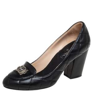 مملوكة مسبقًا Chanel Black Quilted Leather CC Loafer Pumps Size 35.5