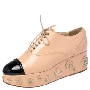 Chanel Beige/ Black Patent Leather and Leather Camellia Platform Lace Up Oxfords Size 39.5