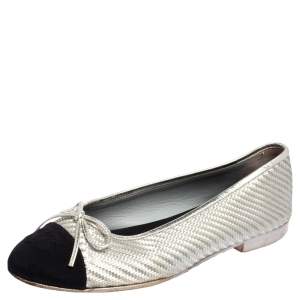 مملوكة مسبقًا Chanel Black/Silver Woven Fabric And Leather CC Cap Toe Bow Ballet Flats Size 36.5