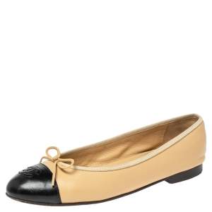 مملوكة مسبقًا Chanel Beige/Black Leather CC Cap Toe Bow Ballet Flats Size 36.5