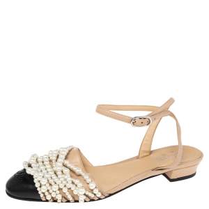 مملوكة مسبقًا Chanel Black/Beige Leather Pearl Embellished CC Cap Toe Ankle Strap Flats Size 39