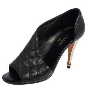 مملوكة مسبقًا Chanel Black Quilted Leather CC Open Toe Pumps Size 38