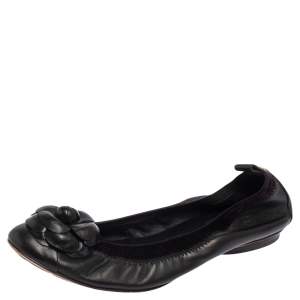 مملوكة مسبقًا Chanel Black Leather Camellia Elastic Ballet Flats Size 38