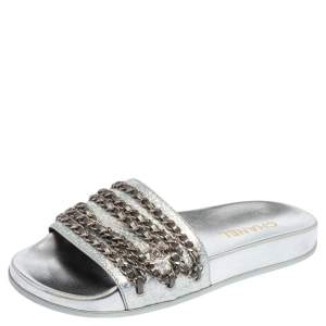 مملوكة مسبقًا Chanel Metallic Silver Leather CC Chain Embellished Flat Slides Size 39