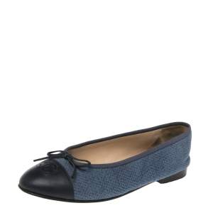 مملوكة مسبقًا Chanel Blue Canvas And Leather CC Cap Toe Ballet Flats Size 40