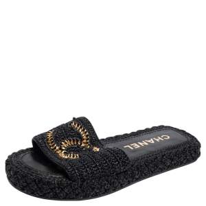 مملوكة مسبقًا Chanel Black Woven Raffia Interwoven CC Flat Slides Size 38