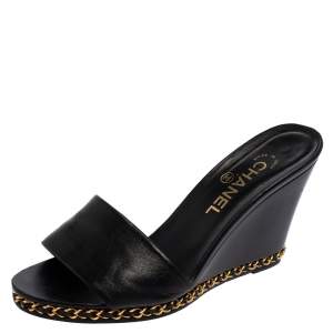 مملوكة مسبقًا Chanel Black Leather Chain Wedge Sandals Size 39