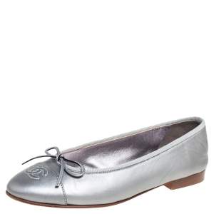 Pre Owned Chanel Metallic Grey Leather CC Cap Toe Bow Ballet Flats Size 37.5