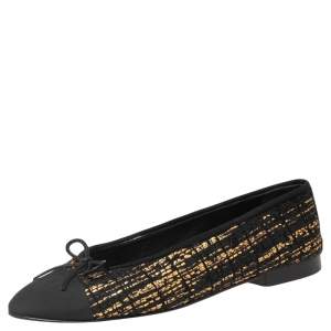 حذاء باليرينا فلات شانيل قماش تويد أسود/ذهبي مقدمة سوداء سي سي مقاس 39.5