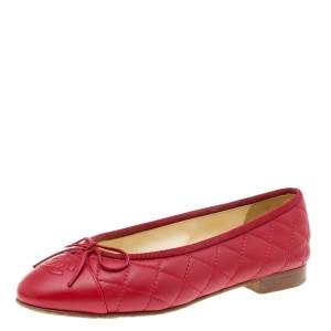 Pre Owned Chanel Red Quilted Leather CC Ballet Flats Size 36