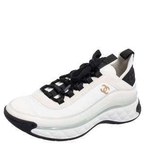 Pre Owned حذاء رياضي شانيل منخفض من أعلي سي سي نيوبرين وجلد أسود/ أبيض مقاس 39