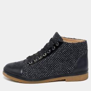 Chanel Navy Tweed And Leather CC Cap Toe Ankle Boots Size 41.5