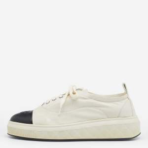 Pre Owned Chanel Off White/Black Leather CC Cap Toe Oxford Sneakers Size 39