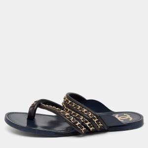مملوكة مسبقًا Chanel Navy Blue Leather Chain Flat Sandals Size 39