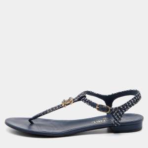 مملوكة مسبقًا Chanel Navy Blue Tweed And Leather CC Crystal Embellished T-Strap Thong Flat Sandals Size 40
