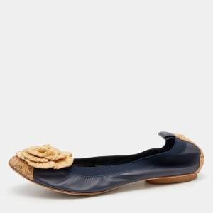 Pre Owned Chanel Blue/Beige Leather And Raffia Camellia Ballet Flats Size 39