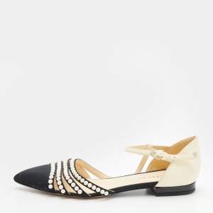 Chanel Cream/Black Leather and Fabric Faux Pearl Paris Rome Flat Sandals Size 37.5