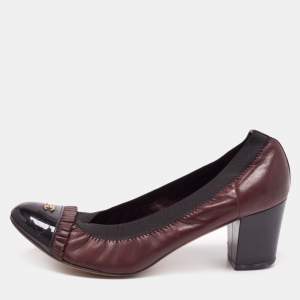 Pre Owned حذاء كعب عالي شانيل جلد لامع مكشكش وجلد أسود / بني داكن غطاء مقدمة شعار سي سي كعب مربع سميك مقاس38.5