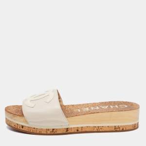 مملوكة مسبقًا Chanel Beige Leather CC Platform Slides Size 38